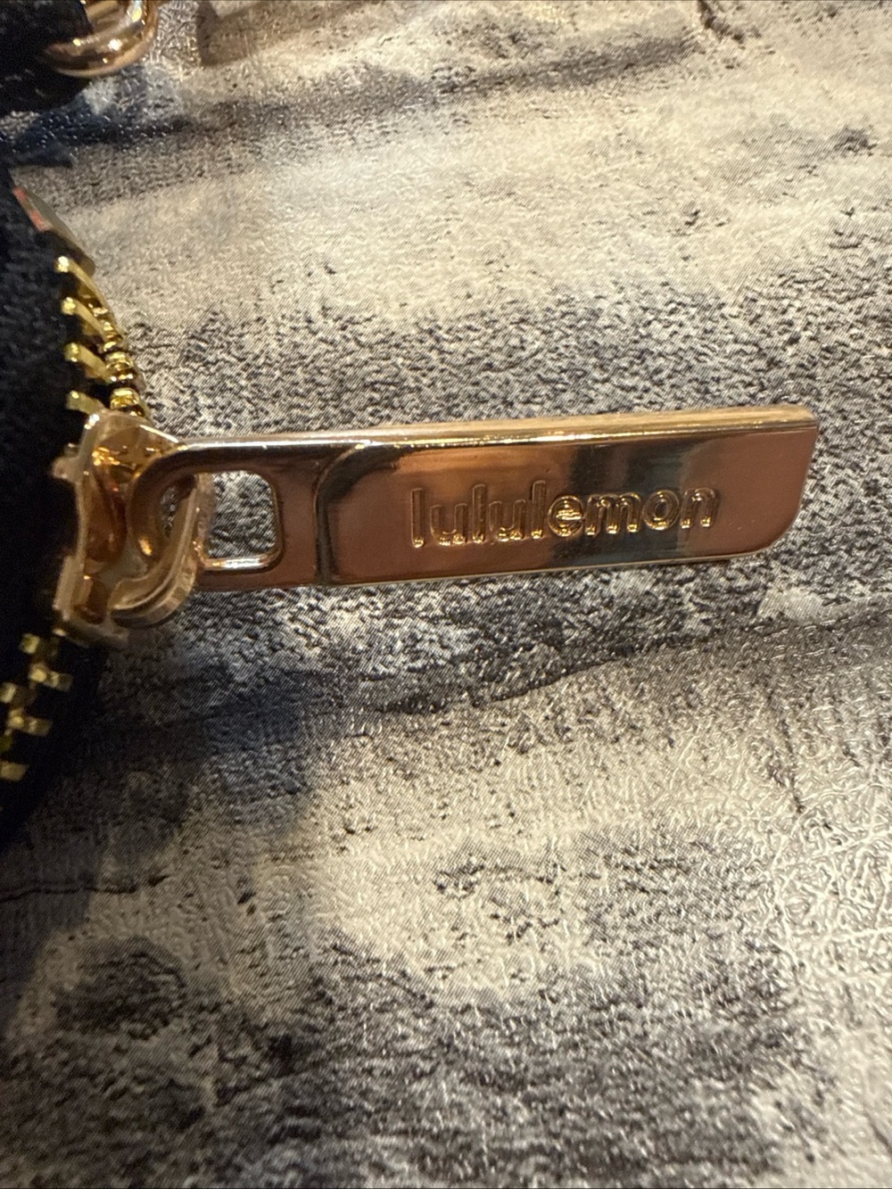 lululemon Black/Gold 2-Piece Dual Pouch Wristlet Organizer Set w/Detachable Logo - Picture 3 of 6